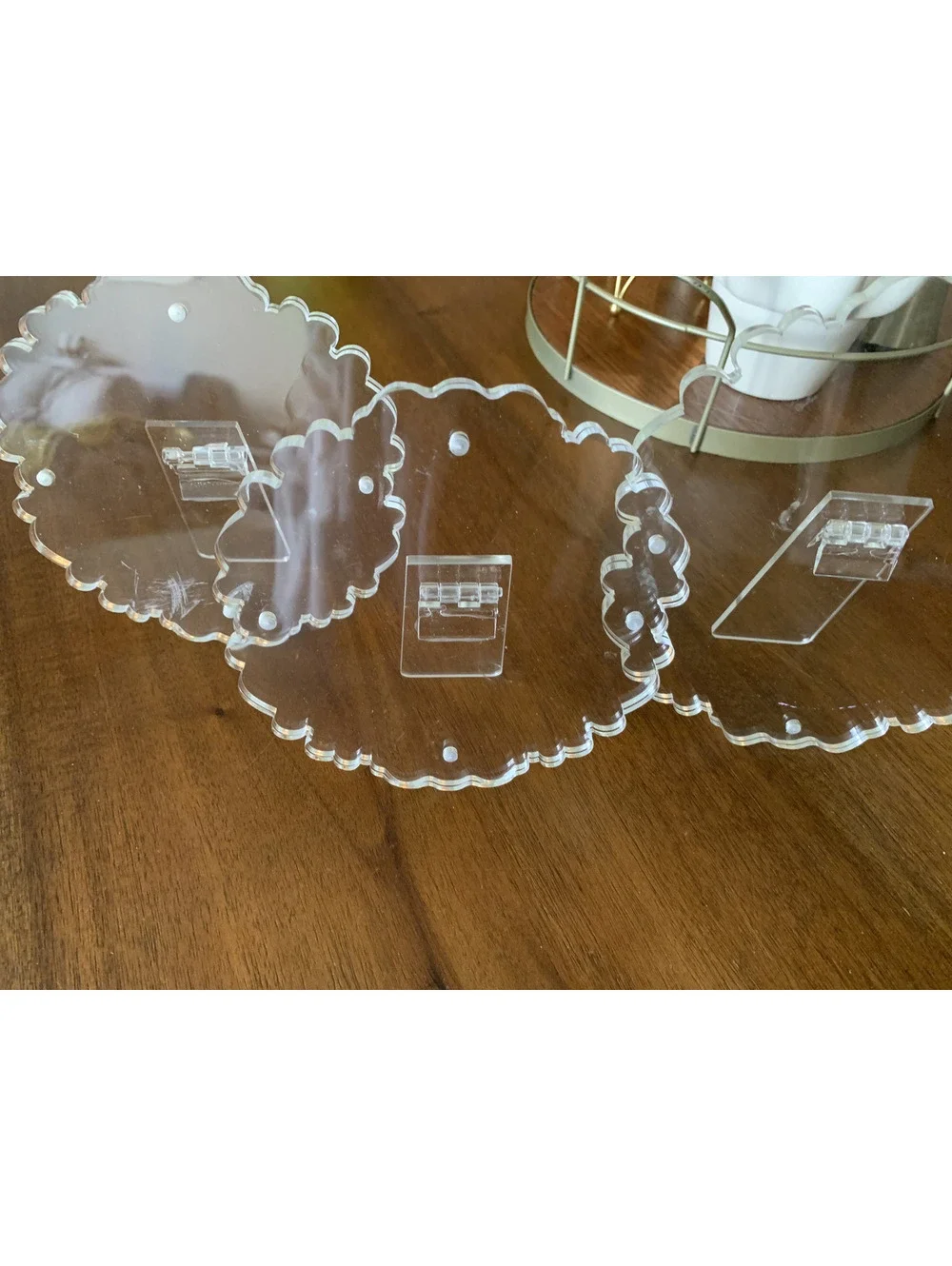 Set of 3 round Acrylic Frames Scallop Edges